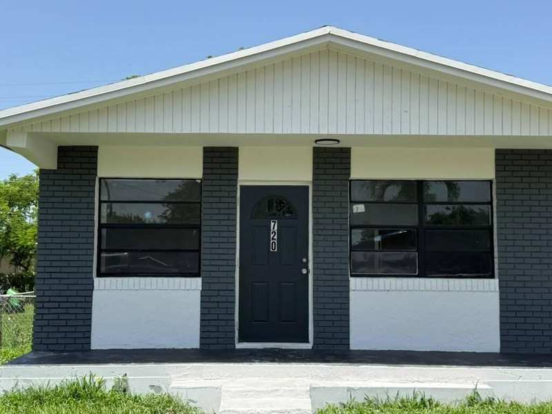 3 bedroom Single Family Residence at 720 Rickey Jackson Boulevard, East Lake Village 2, Pahokee — photo 1