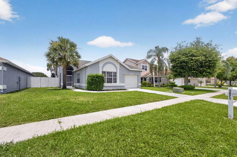 3 bedroom Single Family Residence at 3871 Circle Lake Drive, Palm Club West Village 2, West Palm Beach — photo 4
