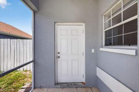 3871 Circle Lake Drive, West Palm Beach FL - photo 7 of 53