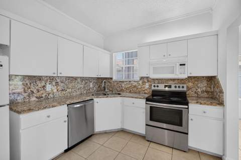 3871 Circle Lake Drive, West Palm Beach FL - photo 18 of 53