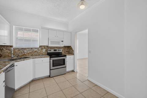 3871 Circle Lake Drive, West Palm Beach FL - photo 19 of 53