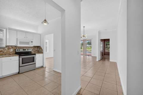 3871 Circle Lake Drive, West Palm Beach FL - photo 20 of 53