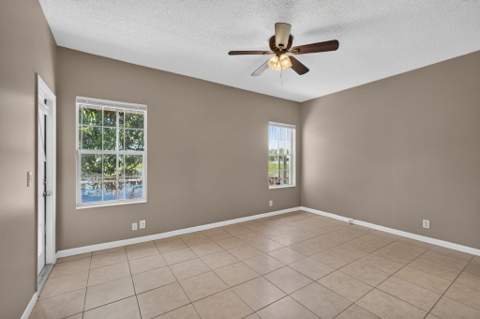 3871 Circle Lake Drive, West Palm Beach FL - photo 21 of 53