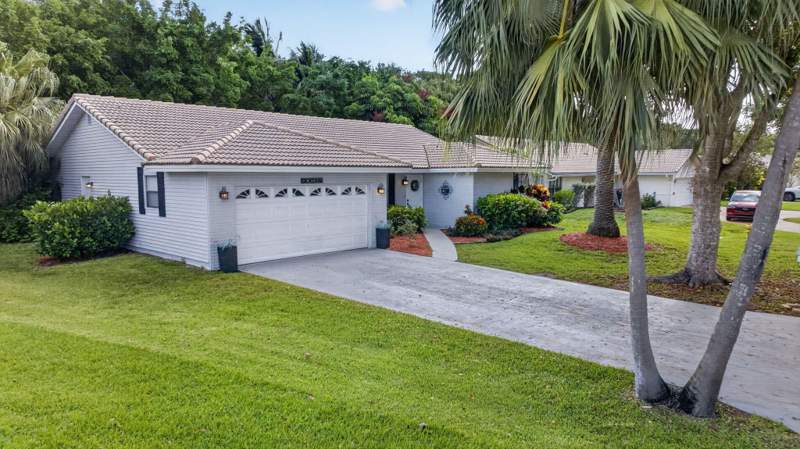 4 bedroom Single Family Residence at 10873 NW 10th Place, Cypress Lakes, Coral Springs — photo 4