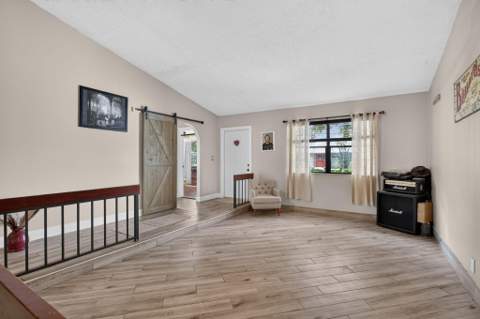 10873 NW 10th Place, Coral Springs FL - photo 8 of 51