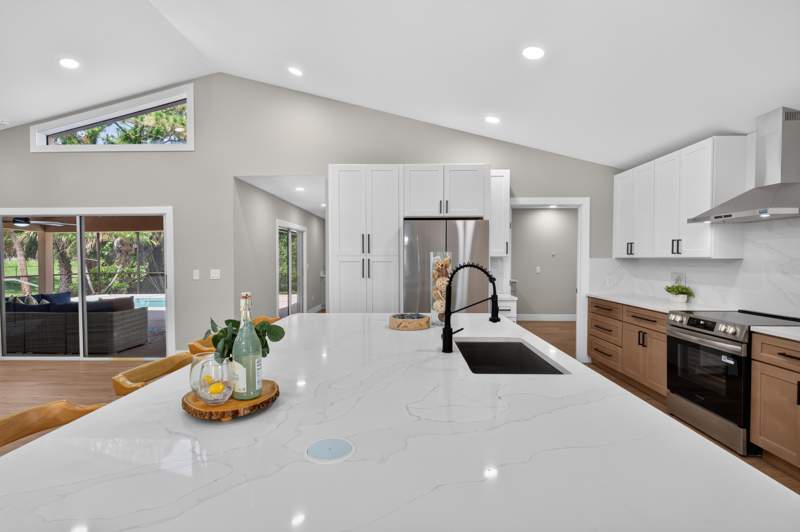 5 bedroom Single Family Residence at 4101 SW Bimini Circle, Mid-Rivers Yacht And Country Club (Aka Evergreen C, Palm City — photo 2