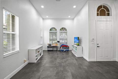 455 Cresta Circle, West Palm Beach FL - photo 23 of 94