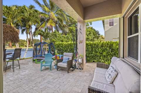 455 Cresta Circle, West Palm Beach FL - photo 19 of 94