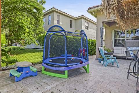 455 Cresta Circle, West Palm Beach FL - photo 20 of 94