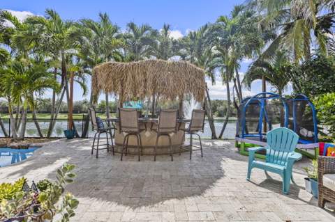455 Cresta Circle, West Palm Beach FL - photo 17 of 94
