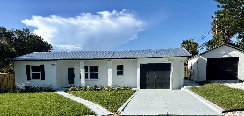 2 bedroom Single Family Residence at 2324 NE Pine Ridge Street, Waverly Heights, Jensen Beach — photo 1