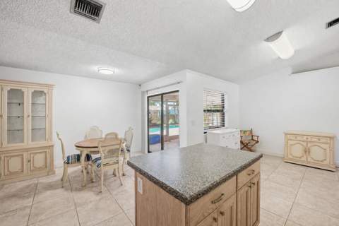 1081 Palama Way, Lantana FL - photo 6 of 40