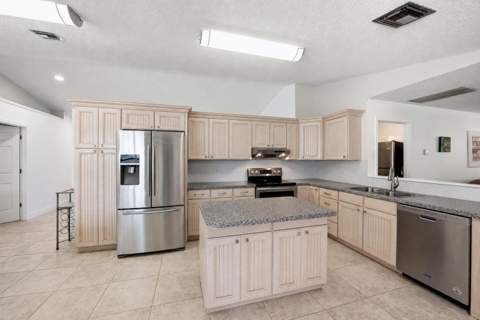 1081 Palama Way, Lantana FL - photo 7 of 40