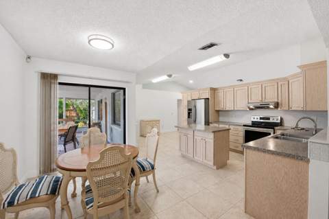1081 Palama Way, Lantana FL - photo 9 of 40