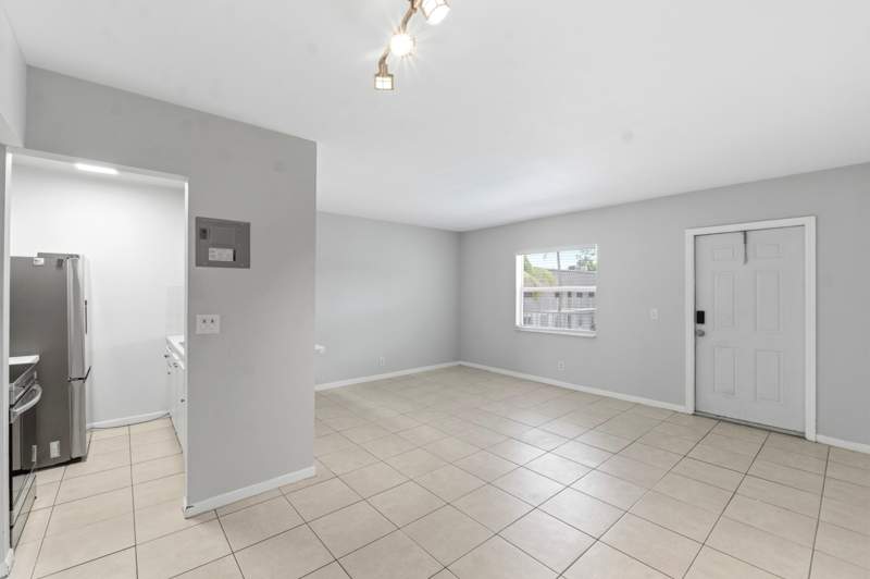 1 bedroom Condominium at 1470 N Dixie Highway #43, Wisteria Court Condo, Fort Lauderdale — photo 4