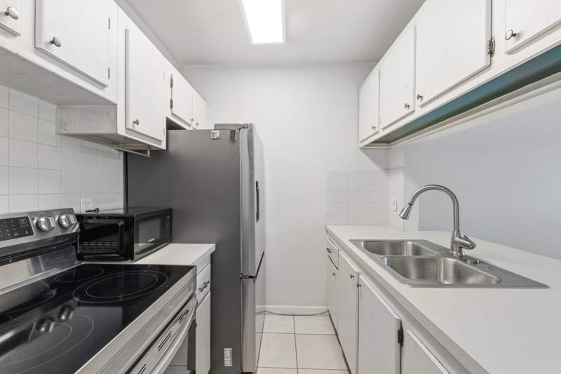 1 bedroom Condominium at 1470 N Dixie Highway #43, Wisteria Court Condo, Fort Lauderdale — photo 3