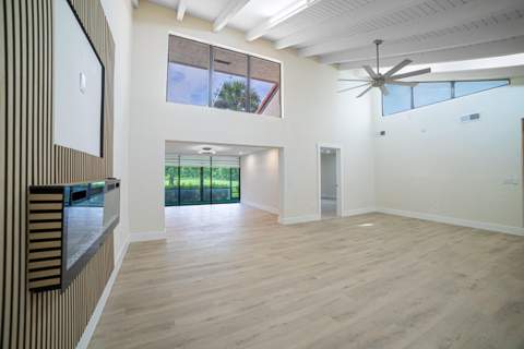 8008 Eastlake Drive, Boca Raton FL - photo 7 of 53