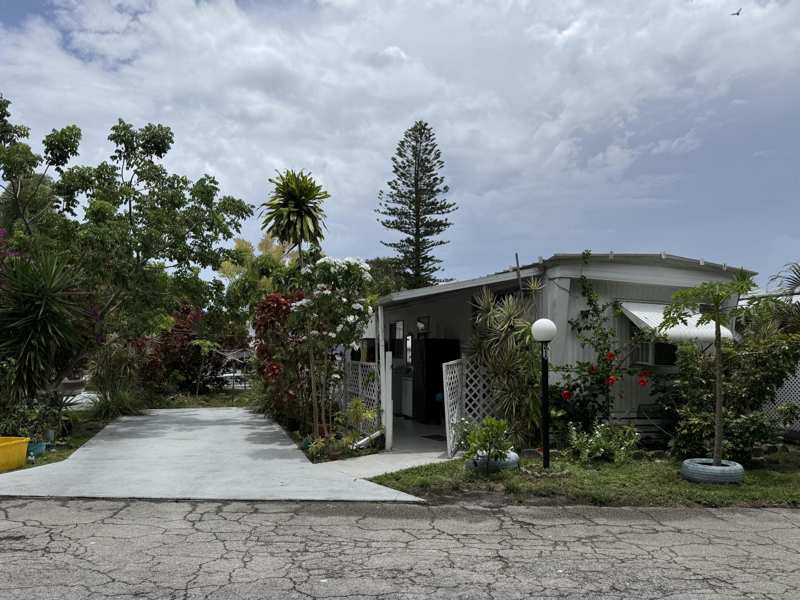 2 bedroom Mobile Home at 21 Palm Drive #21, Ramblewood Mobile Home Park, Lake Worth Beach — photo 1