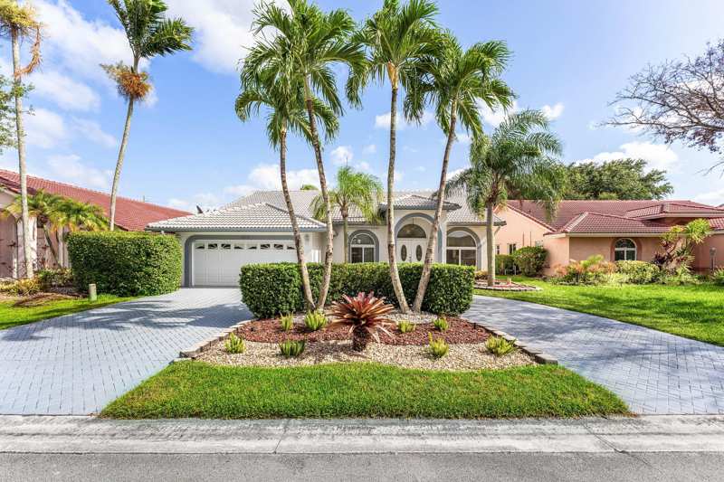 5 bedroom Single Family Residence at 12372 SW 1st Street, West Glen Addition, Coral Springs — photo 1