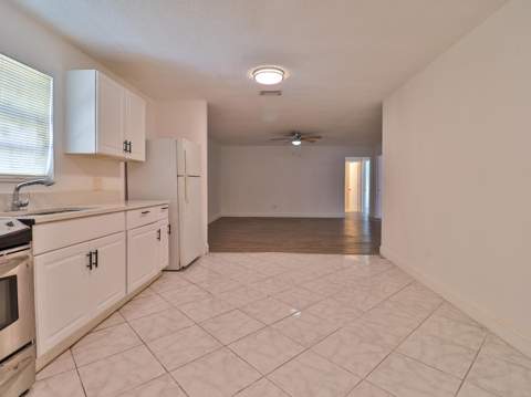 3024 W Dixie Boulevard, Fort Pierce FL - photo 7 of 16