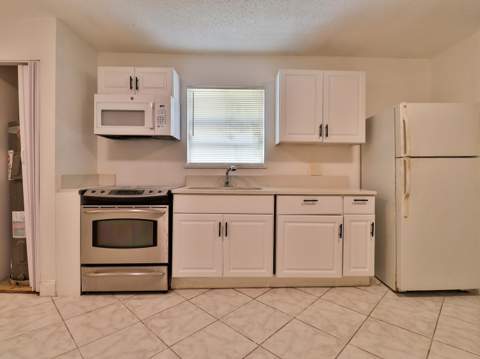 3024 W Dixie Boulevard, Fort Pierce FL - photo 9 of 16