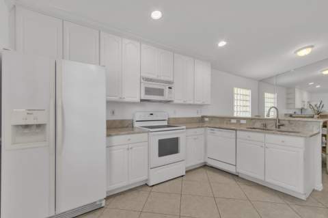 8046 Florenza Drive, Boynton Beach FL - photo 12 of 45