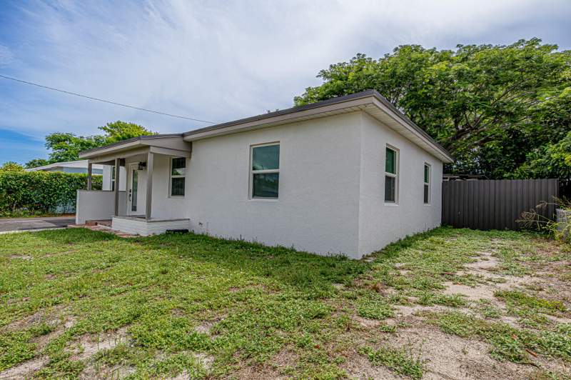 3 bedroom Single Family Residence at 1416 S C Street, Whispering Palms 4, Lake Worth Beach — photo 5