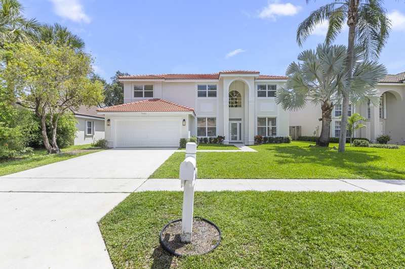 5 bedroom Single Family Residence at 7686 Cedar Hurst Court, Lake Charleston Trs T And V 2, Lake Worth — photo 1
