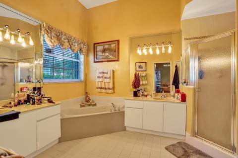 16413 NW 12th Street, Pembroke Pines FL - photo 11 of 35