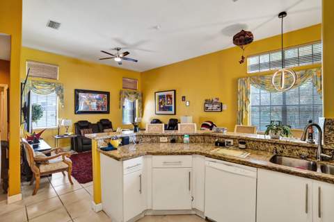16413 NW 12th Street, Pembroke Pines FL - photo 6 of 35