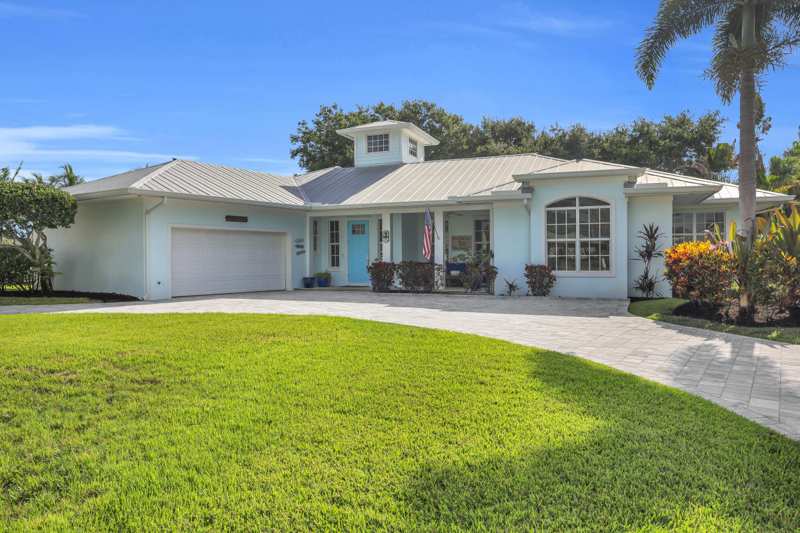 4 bedroom Single Family Residence at 236 Fairway, Tequesta Country Club, Tequesta — photo 1
