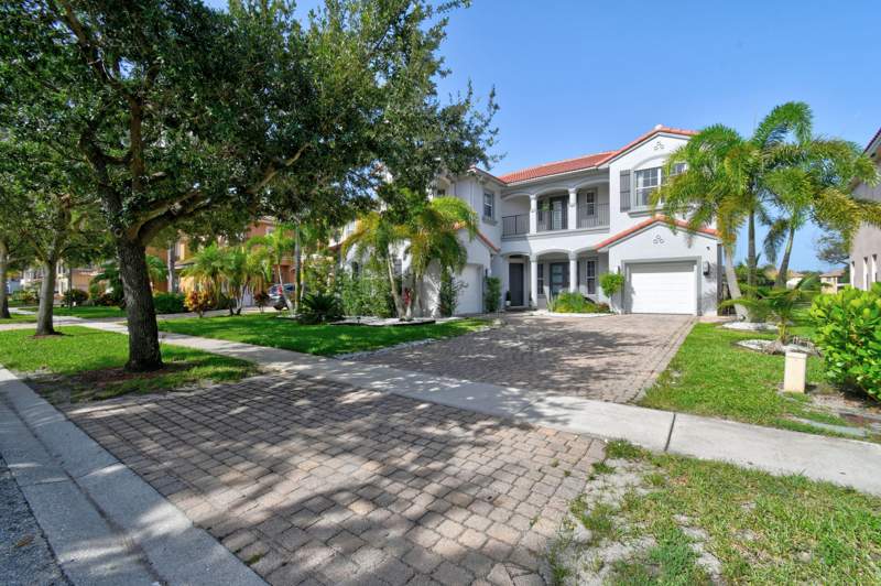 5 bedroom Single Family Residence at 700 Cresta Circle, Terracina Johnson Property, West Palm Beach — photo 2