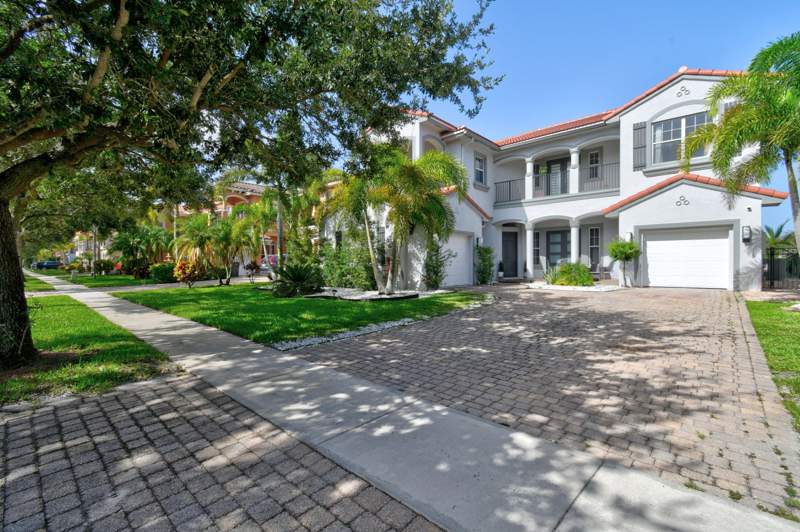 5 bedroom Single Family Residence at 700 Cresta Circle, Terracina Johnson Property, West Palm Beach — photo 3