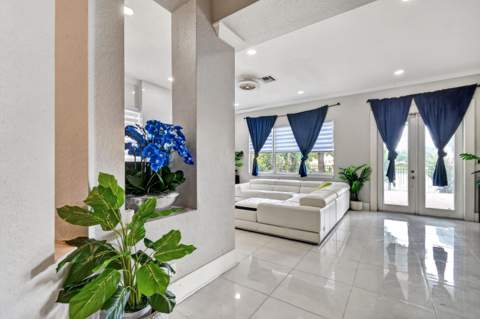 700 Cresta Circle, West Palm Beach FL - photo 15 of 85