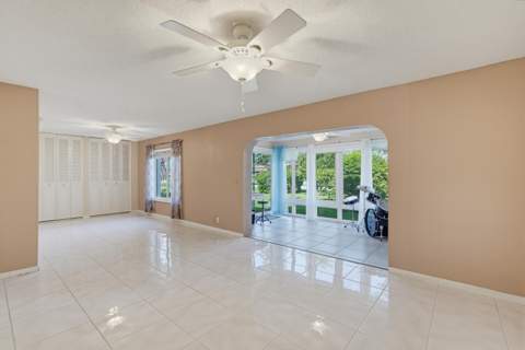 676 Laconia Circle #B, Lake Worth FL - photo 7 of 55