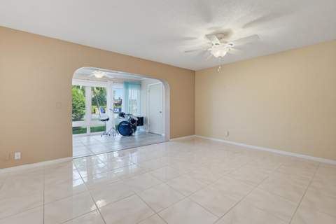 676 Laconia Circle #B, Lake Worth FL - photo 10 of 55