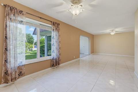 676 Laconia Circle #B, Lake Worth FL - photo 13 of 55