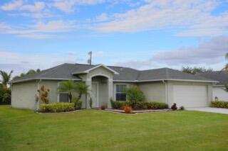 3 bedroom Single Family Residence at 324 SW Kestor Drive, Port St Lucie Section 34, Port St. Lucie — photo 1