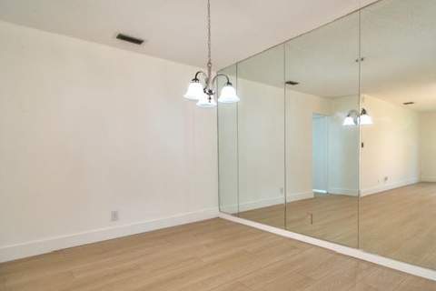 5430 Mirror Lakes Boulevard, Boynton Beach FL - photo 9 of 33