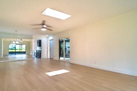 5430 Mirror Lakes Boulevard, Boynton Beach FL - photo 7 of 33