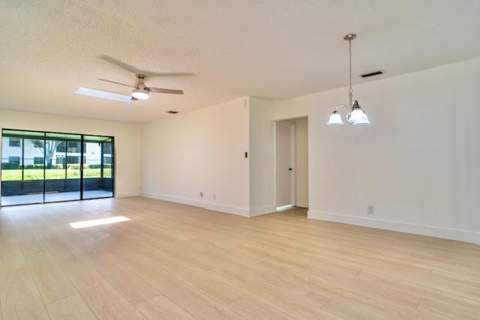 5430 Mirror Lakes Boulevard, Boynton Beach FL - photo 6 of 33