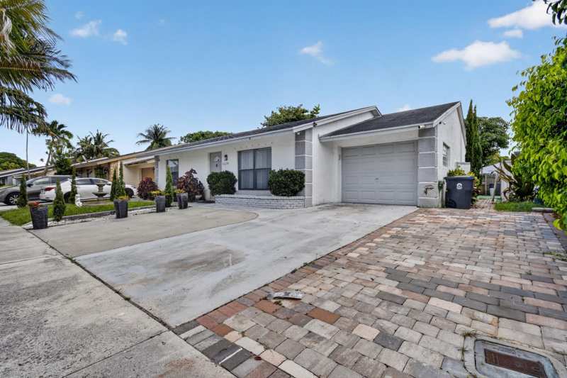 4 bedroom Single Family Residence at 5639 Ithaca Circle, Lantana Homes 6, Lake Worth — photo 1