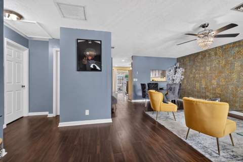 5639 Ithaca Circle, Lake Worth FL - photo 10 of 32