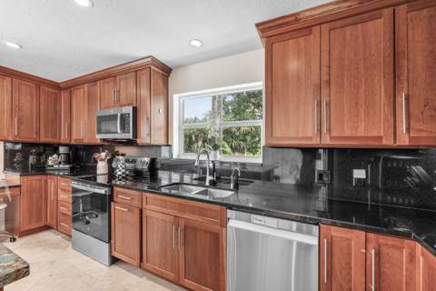12108 Odyssey Road, Boynton Beach FL - photo 7 of 50