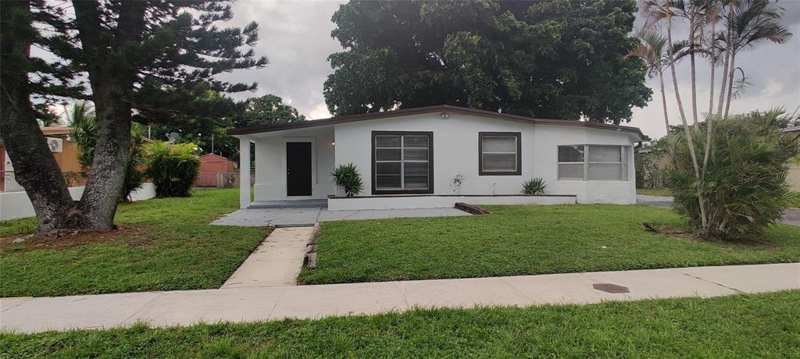 3 bedroom Single Family Residence at 611 NW 33rd Avenue, Browardale 1st Addition, Lauderhill — photo 1