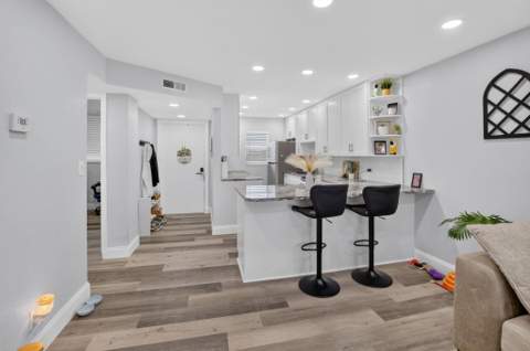 689 NE 6th Court #4030, Boynton Beach FL - photo 8 of 55