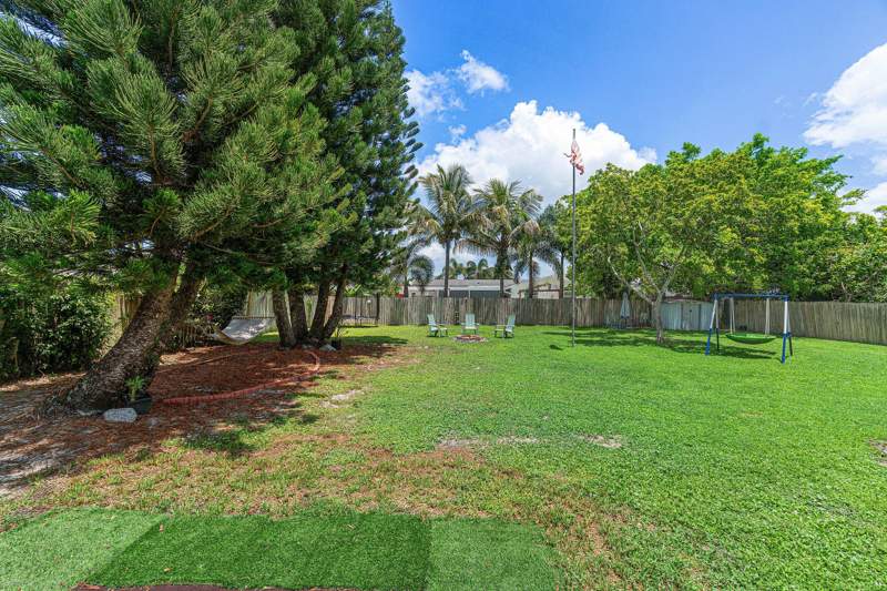 4 bedroom Single Family Residence at 348 Sandpiper Avenue, Willows The Second Add, Royal Palm Beach — photo 4