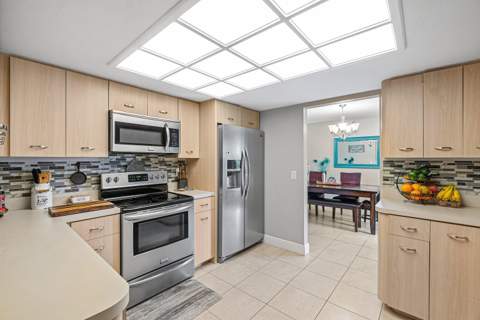 348 Sandpiper Avenue, Royal Palm Beach FL - photo 14 of 41