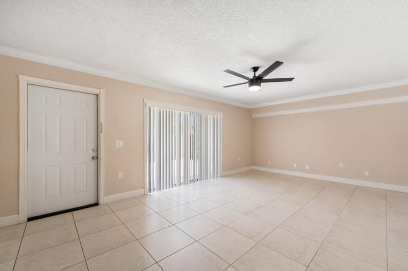 2 bedroom Townhouse at 915 9th Way, Village Of Sandalwood Lakes 1, West Palm Beach — photo 5