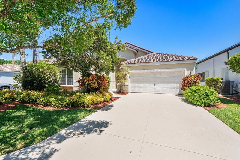 3 bedroom Single Family Residence at 2016 Island Circle, Country Isles Cove, Weston — photo 2